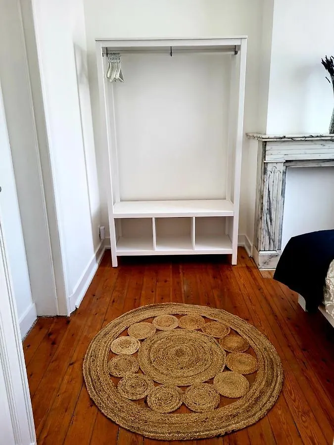 Brussels Bed & Blockchain Private Rooms With Shared Bathroom Guest house