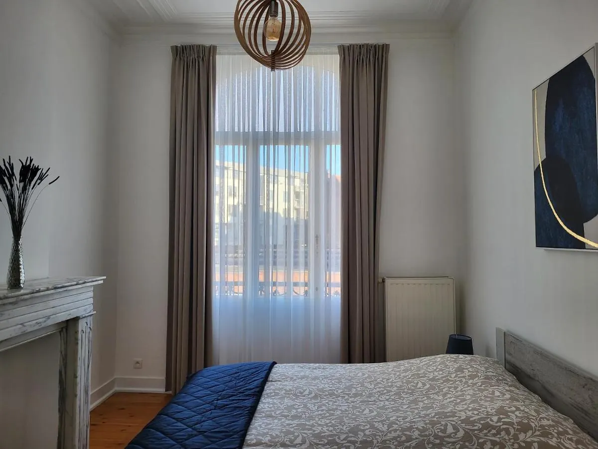 Brussels Bed & Blockchain Private Rooms With Shared Bathroom Guest house