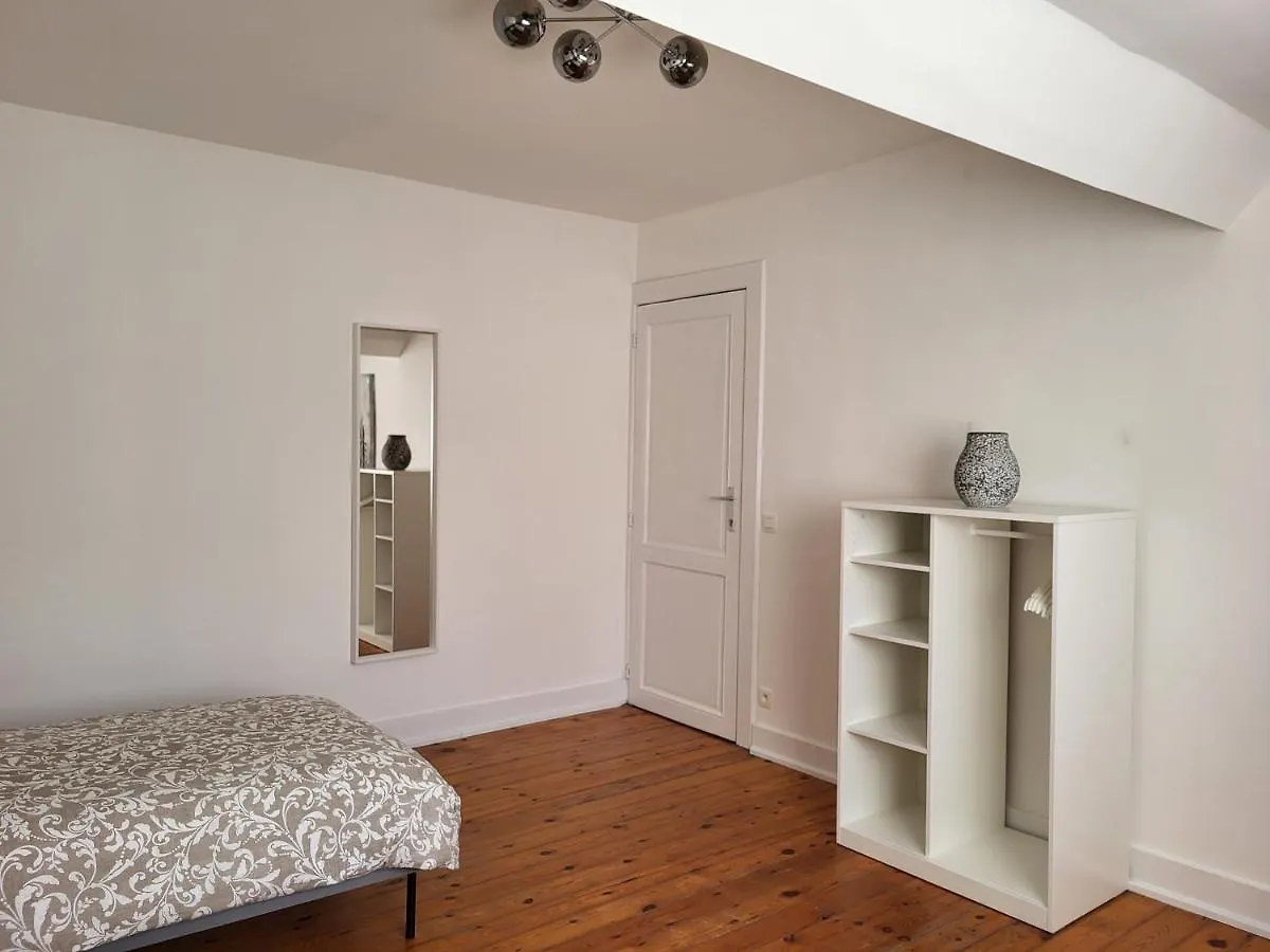Brussels Bed & Blockchain Private Rooms With Shared Bathroom Guest house