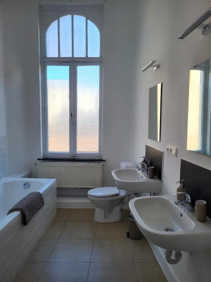 Guest house Brussels Bed & Blockchain Private Rooms With Shared Bathroom Belgium