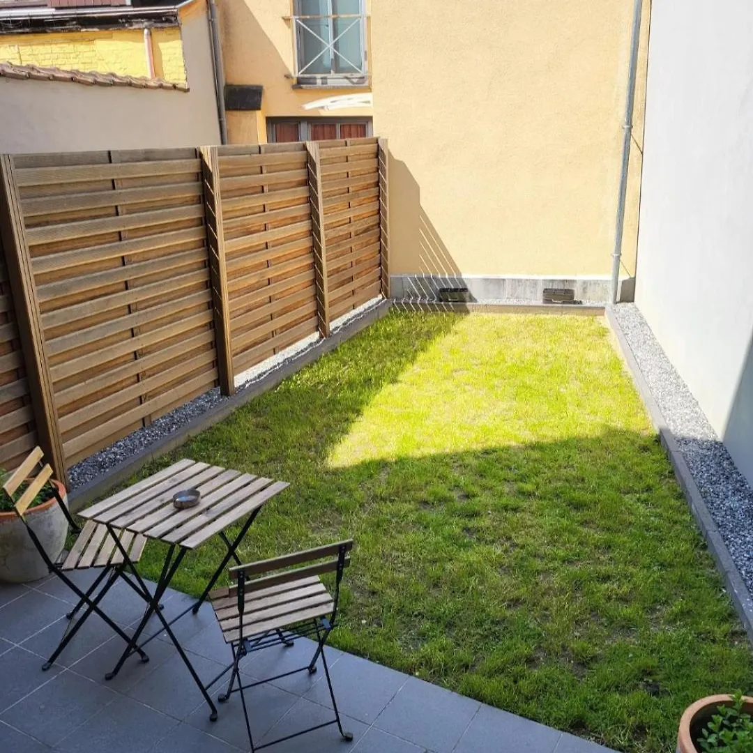 Brussels Bed & Blockchain Private Rooms With Shared Bathroom Βέλγιο